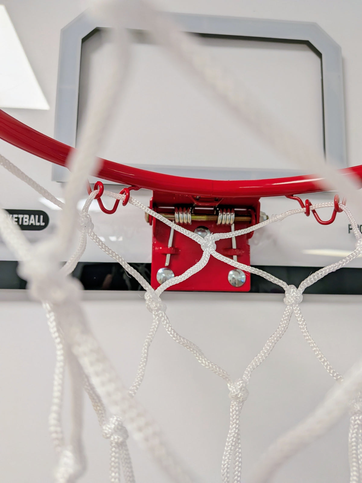 Premium mini-hoop + NBA stickers